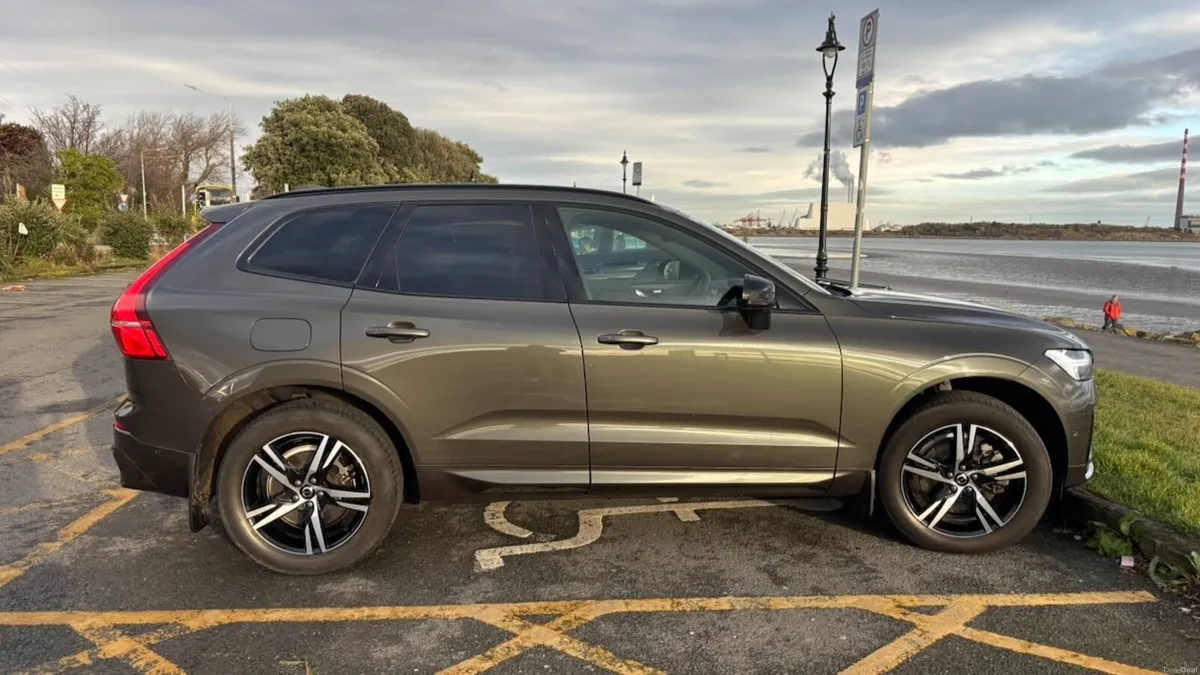 Volvo XC60 T6 Recharge R-Design (221-D) - Image 1