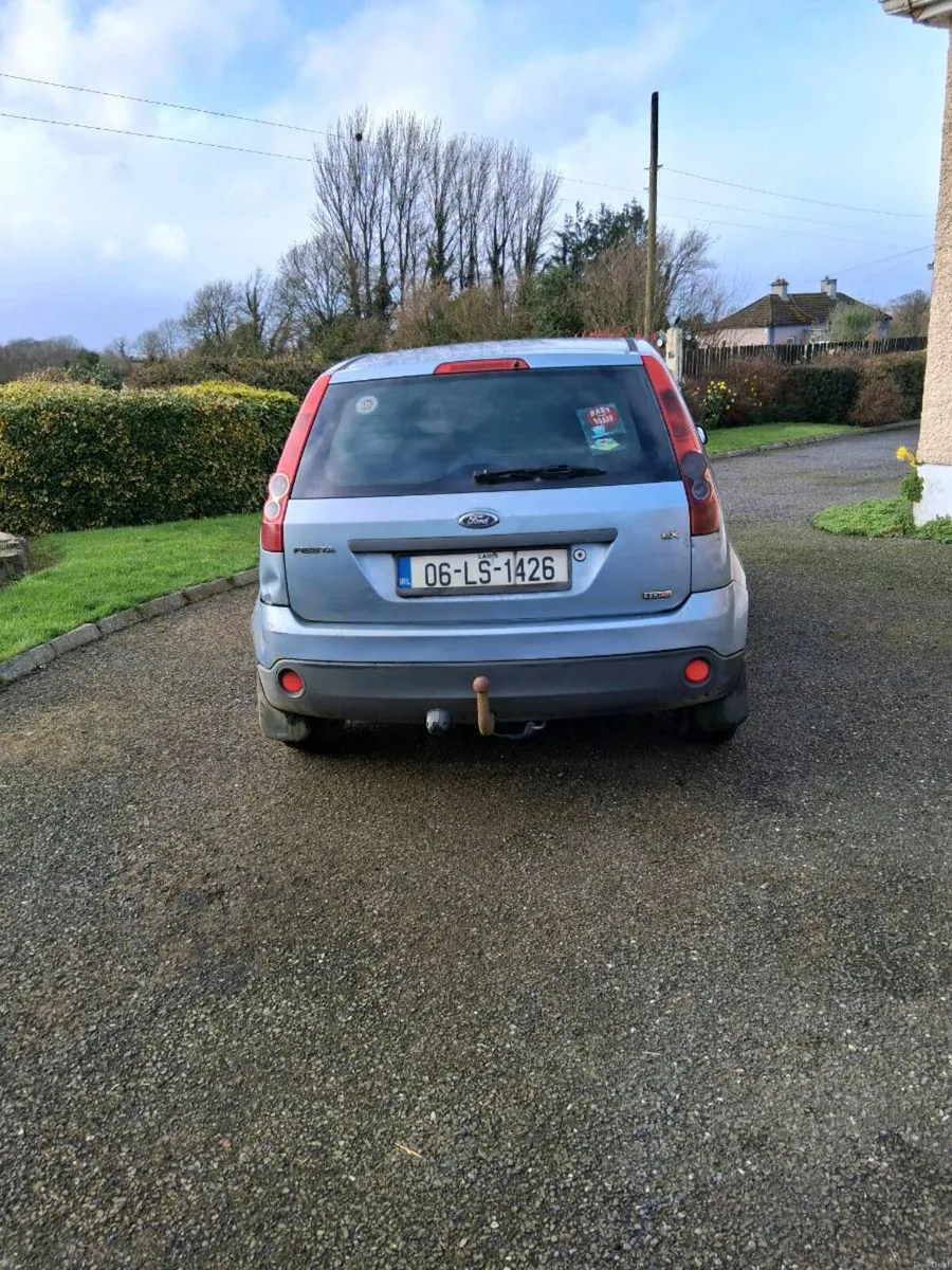 Ford fiesta lx - Image 2