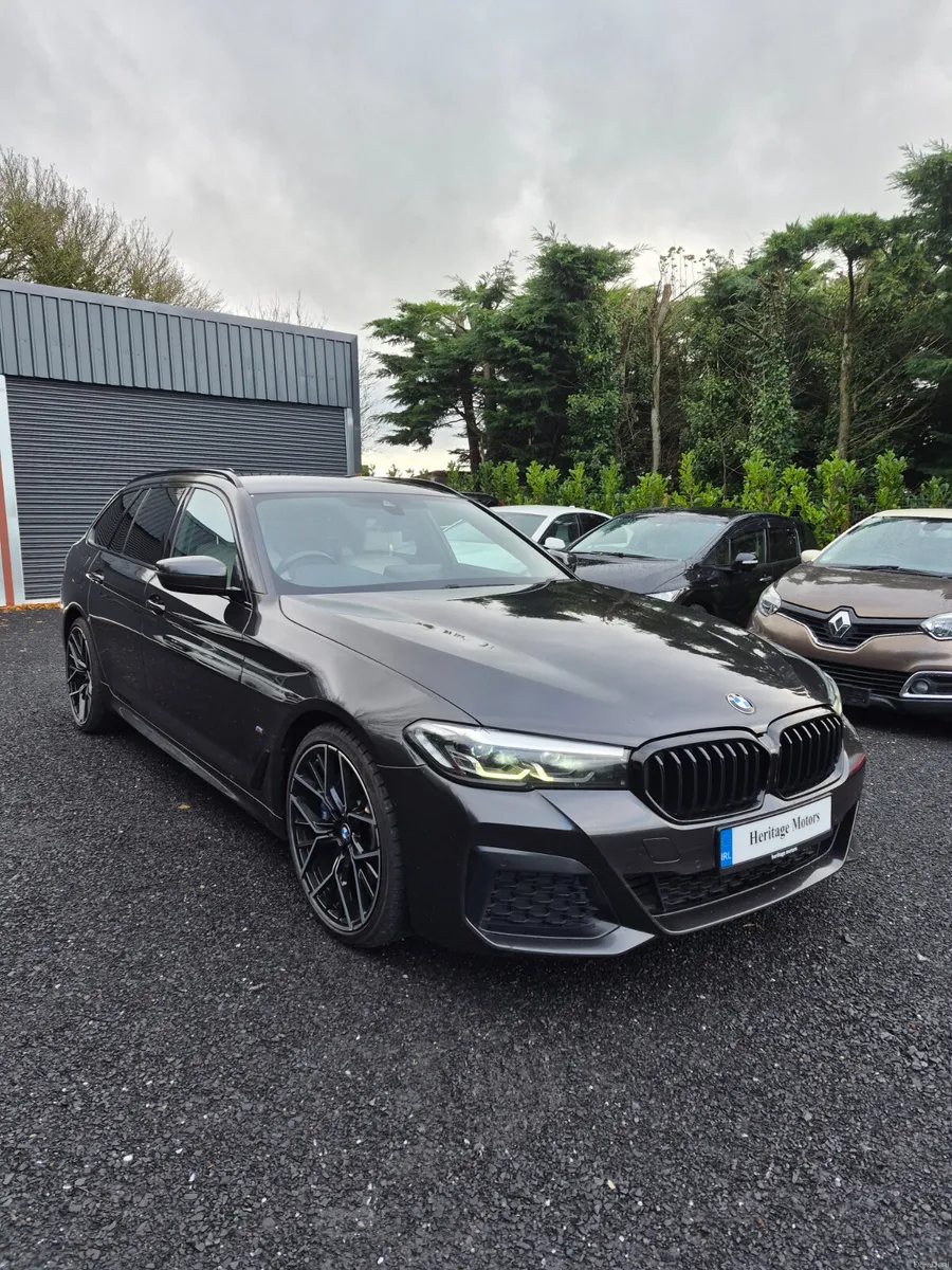 BMW 5 SERIES 530 E M SPORT TOURING 2021 - Image 1