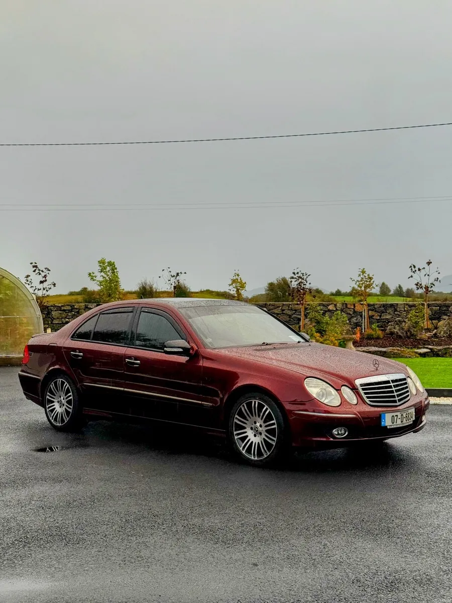 (1/1 Interior) Mercedes-Benz E-Class - Image 1