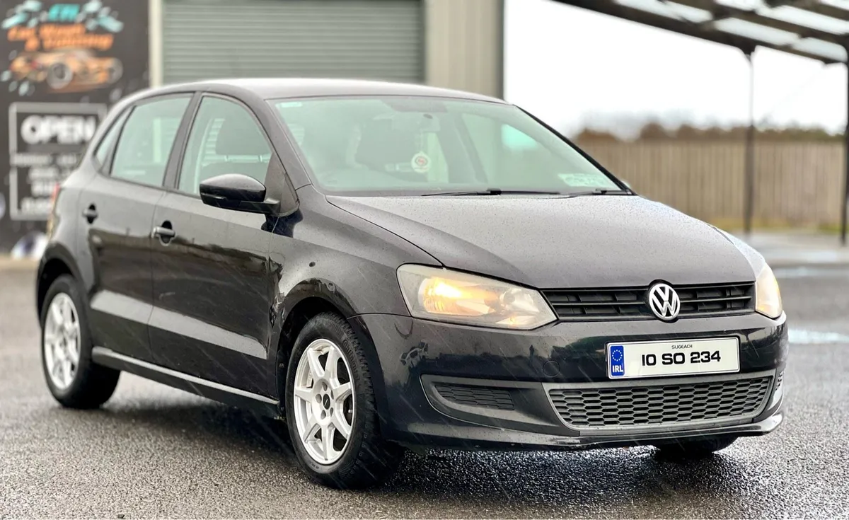 2010 Volkswagen polo - Image 1