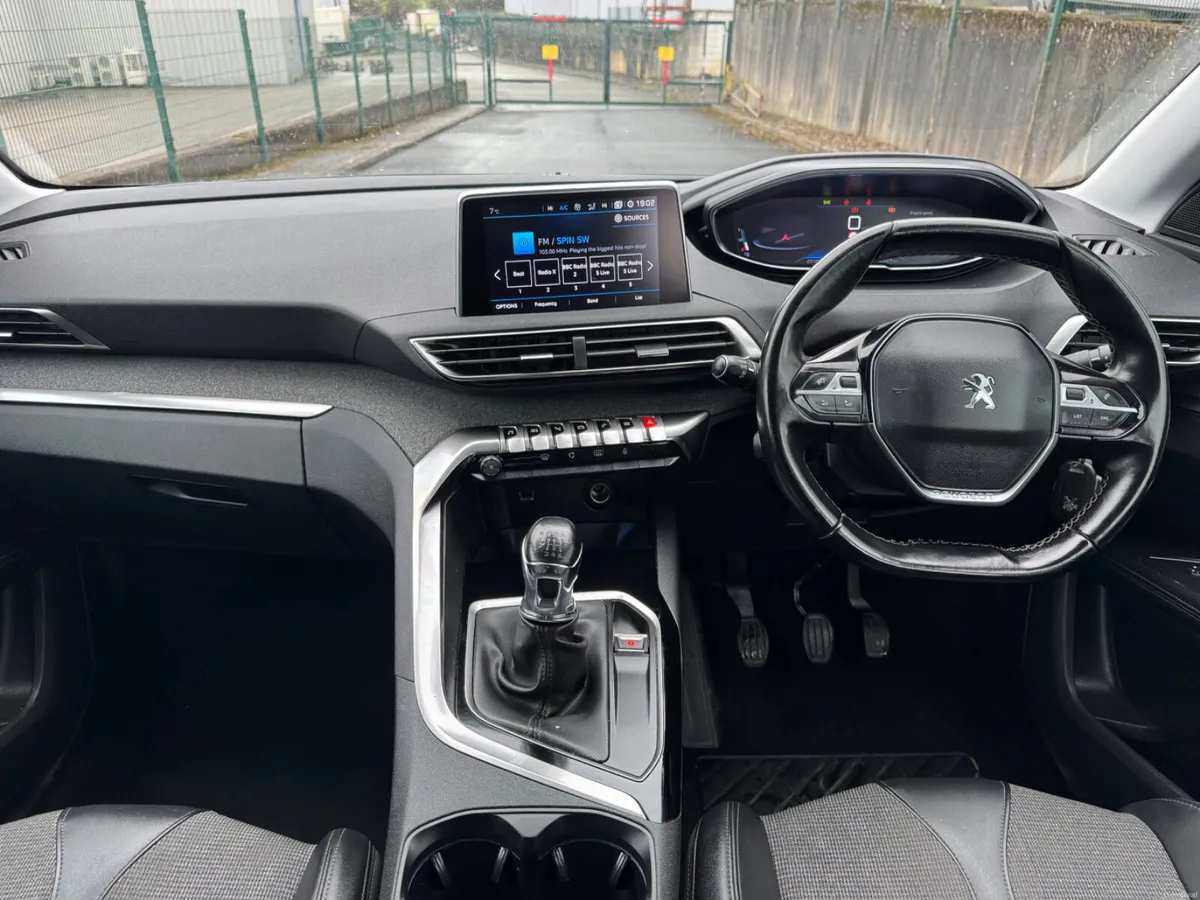 Peugeot 5008 2019 seven seater hi spec - Image 3