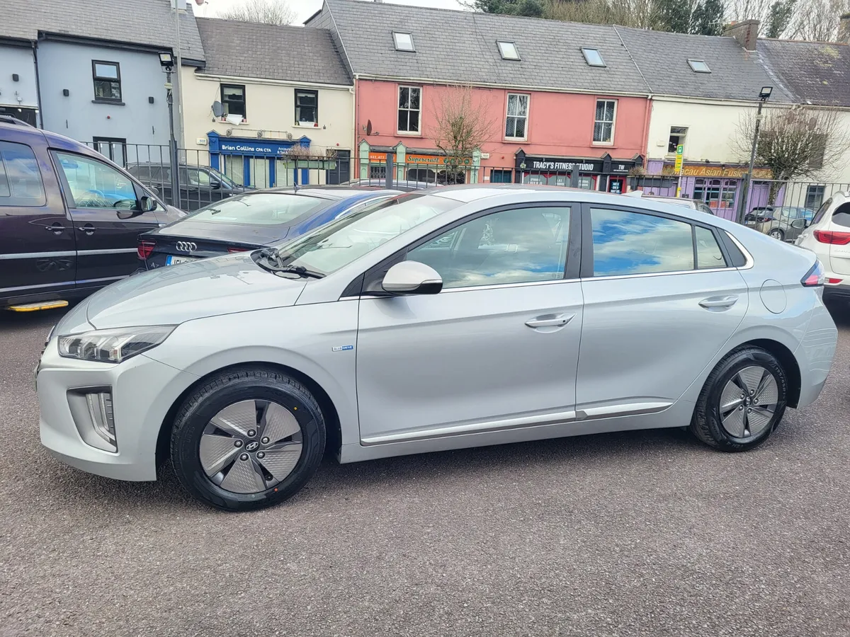 Hyundai Ioniq PREMIUM HEV, Self-Charge Hybrid, FSH - Image 1