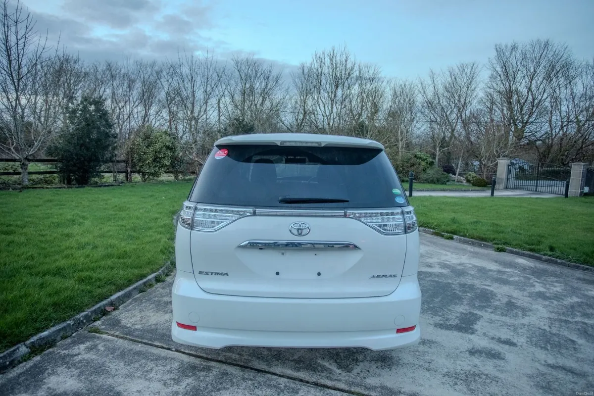 Toyota Estima 2014 - Image 4