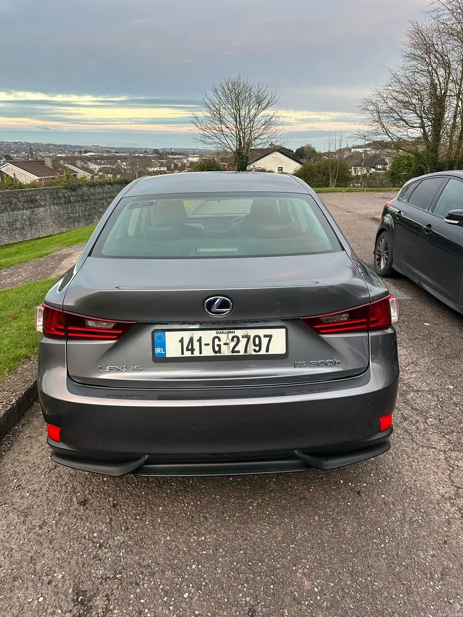 LEXUS IS 300H EXECUTIVE EDITOON - Image 4