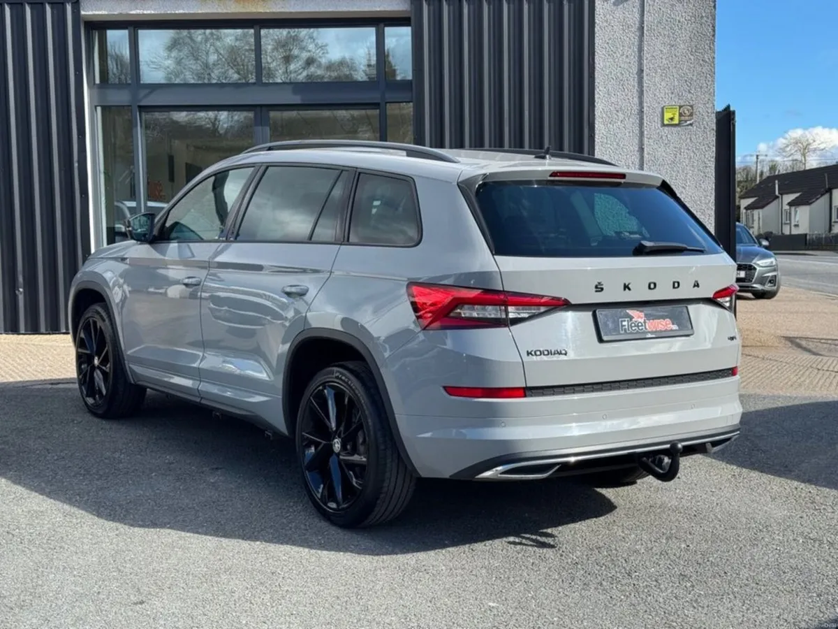 2.0 TDI SportLine SUV 5dr Diesel DSG 4WD Euro 6 (s - Image 4