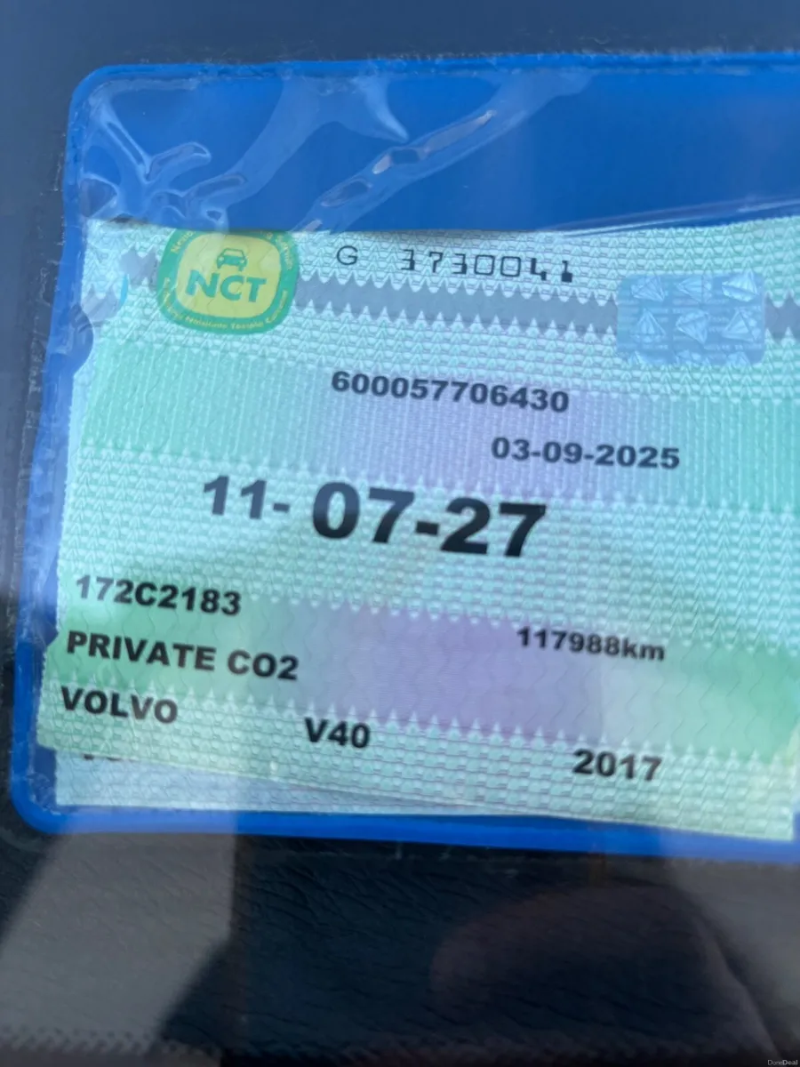 Volvo V40 2017 - Image 2