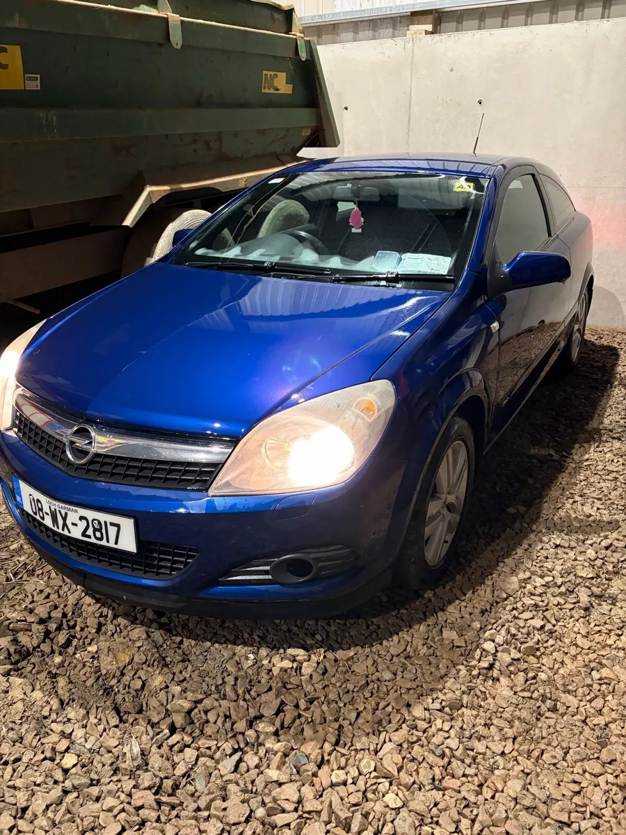 Opel Astra 2008 - Image 2