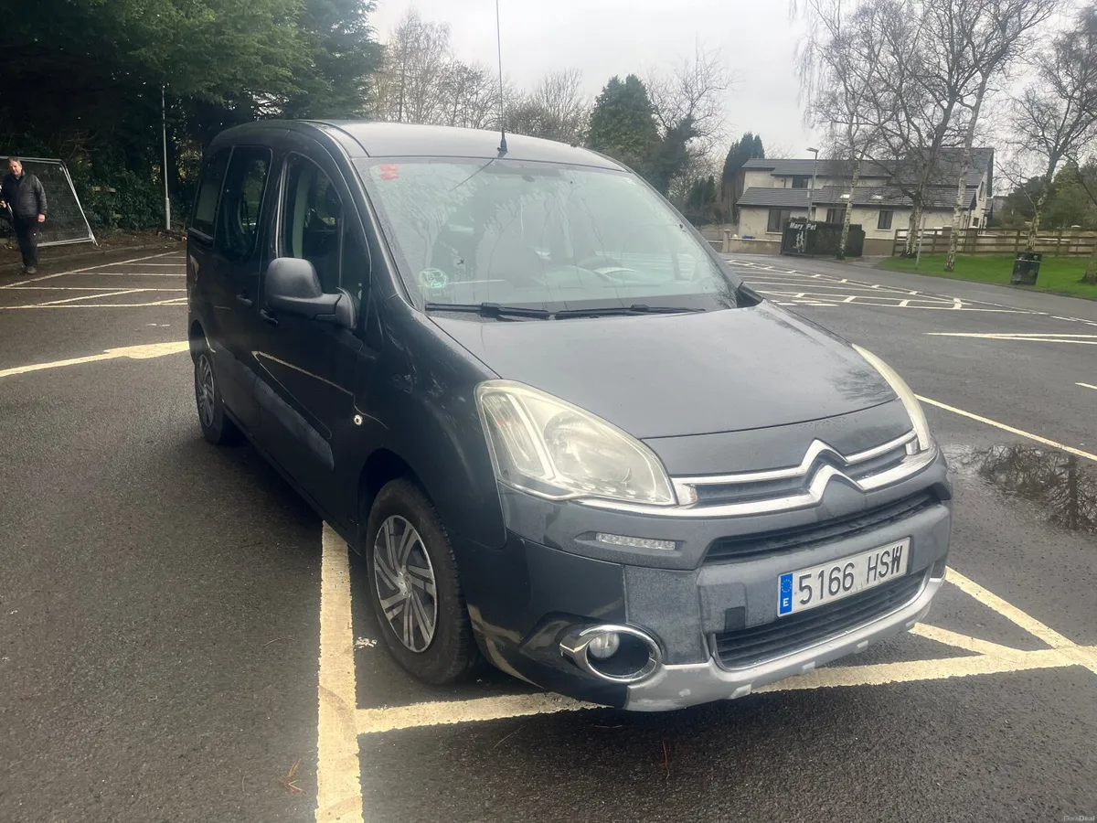 Left hand drive Spanish car .1.6Diesel mpv Citroen - Image 3