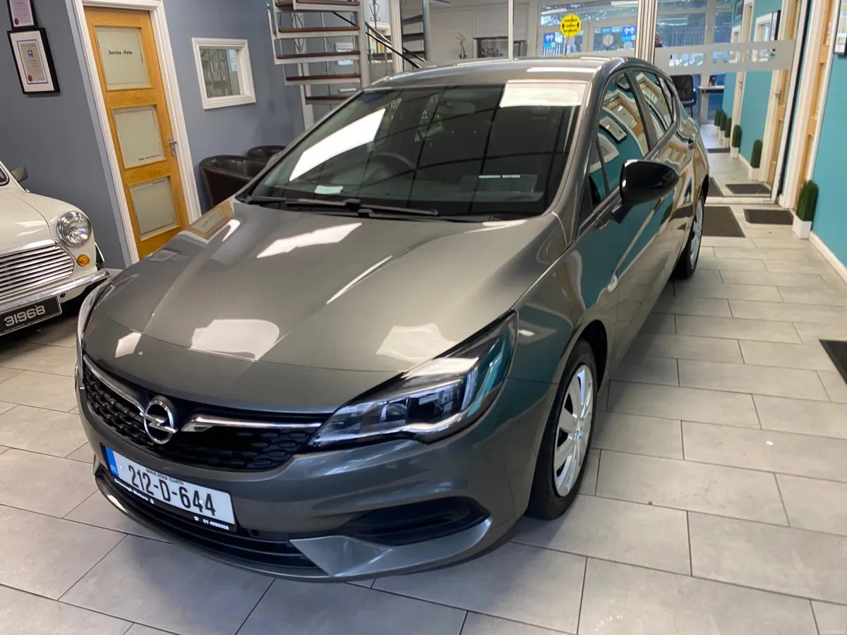 Opel Astra 2021 - Image 3