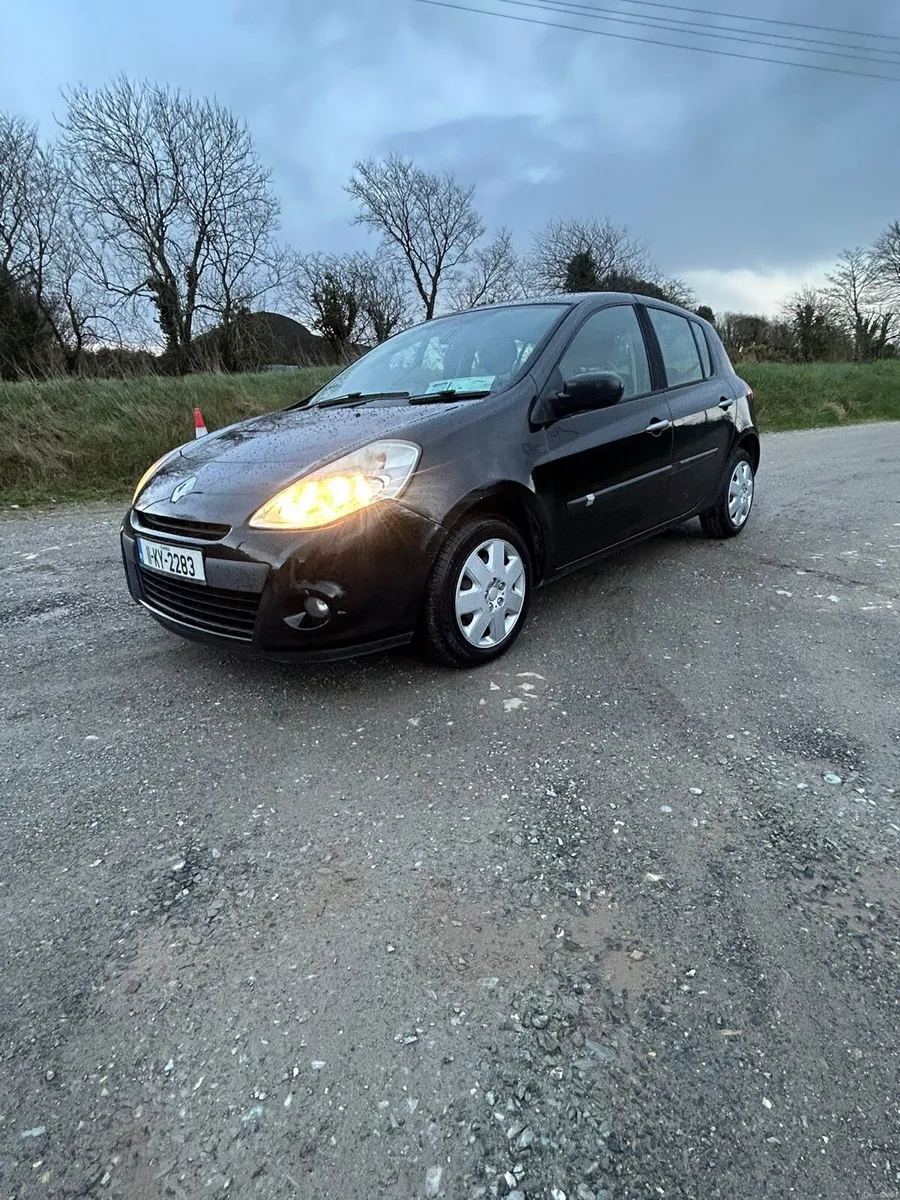2011 Renault Clio 1.2 royale - Image 2