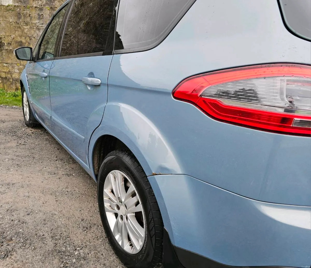 Ford S-Max 2L Zetec. Only 137,000miles - Image 4