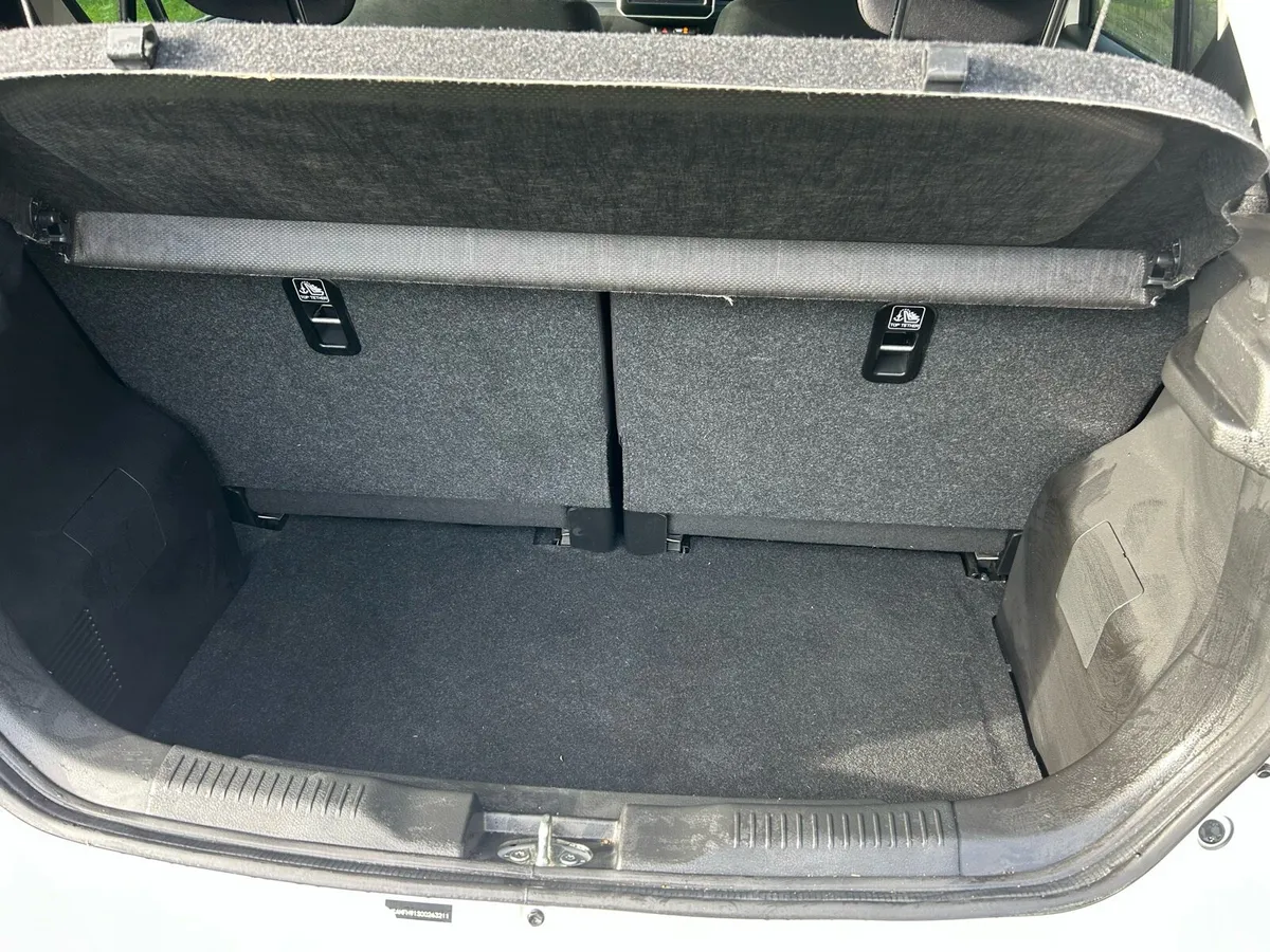 2023(232) Suzuki Ignis 1.2 petrol/hybrid auto 10km - Image 3