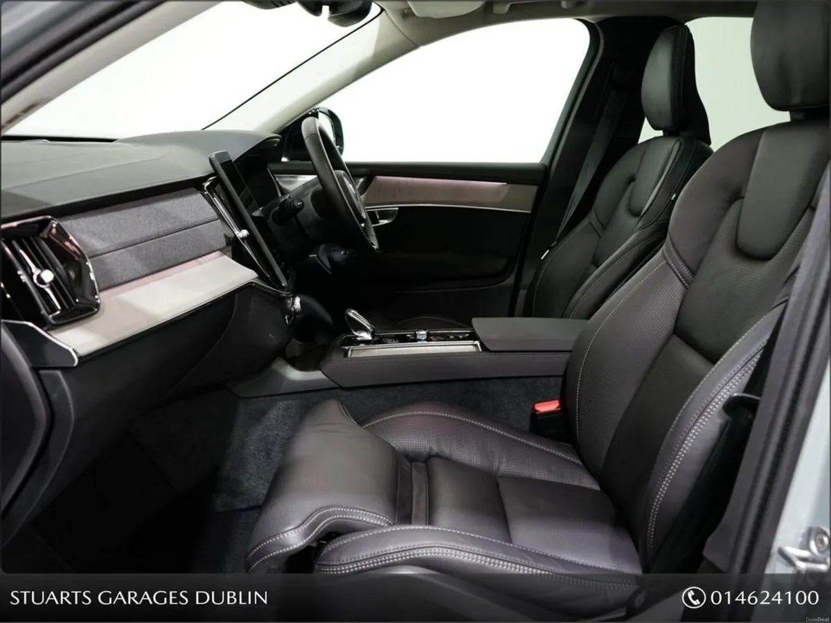 Volvo XC90 *PLUS PRO* IN VAPOUR GREY METALLIC WITH - Image 3