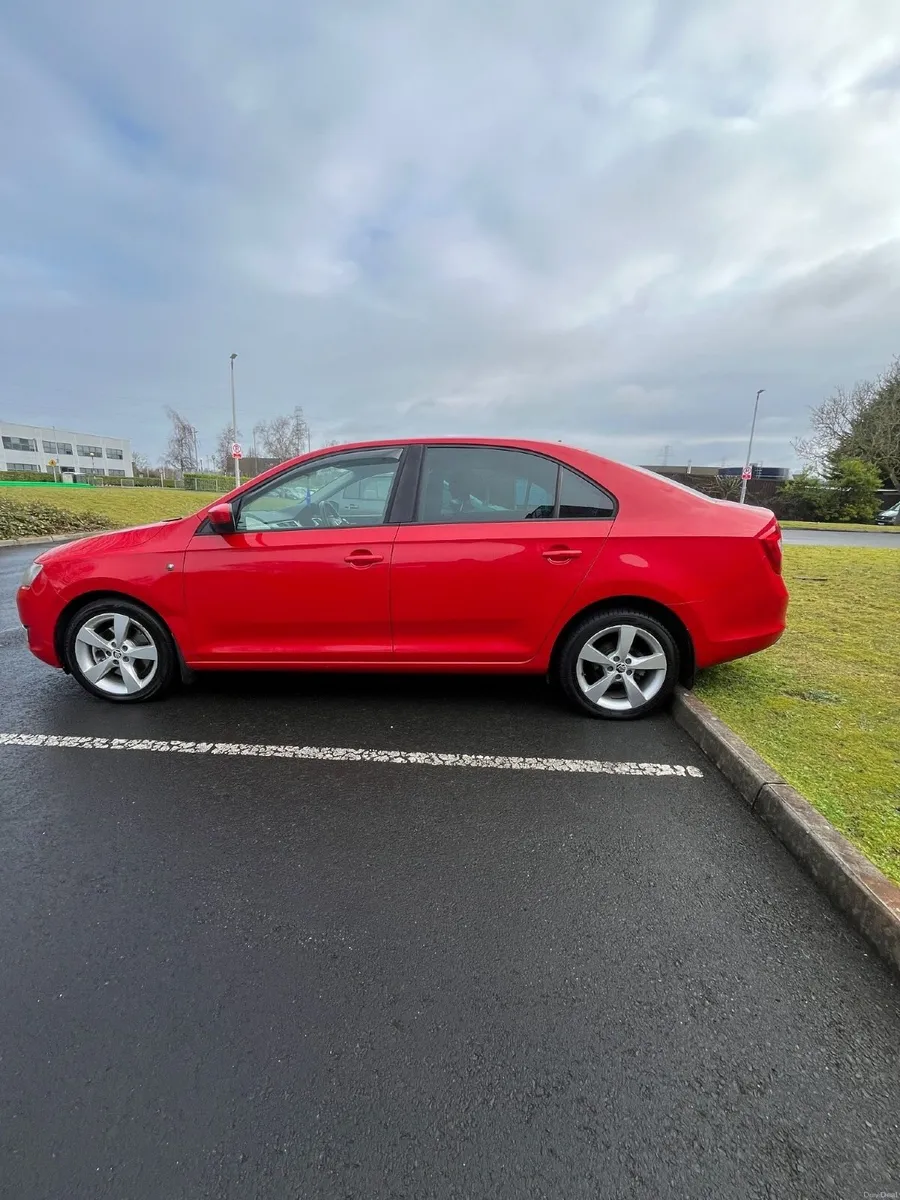 Skoda Rapid 2014 - Image 2