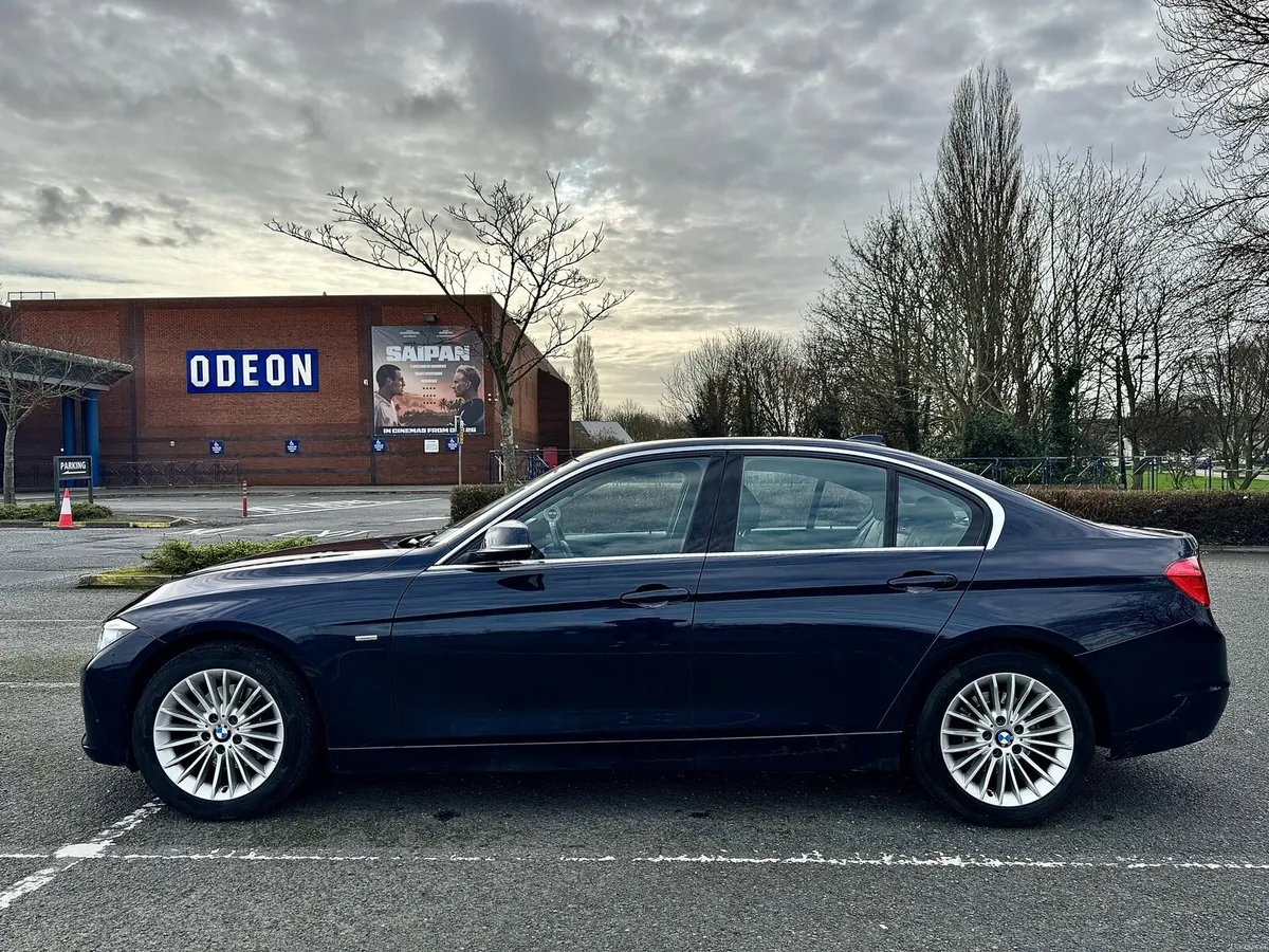 BMW 320d Luxury Edition Automatic- Only 61.000 KM - Image 4