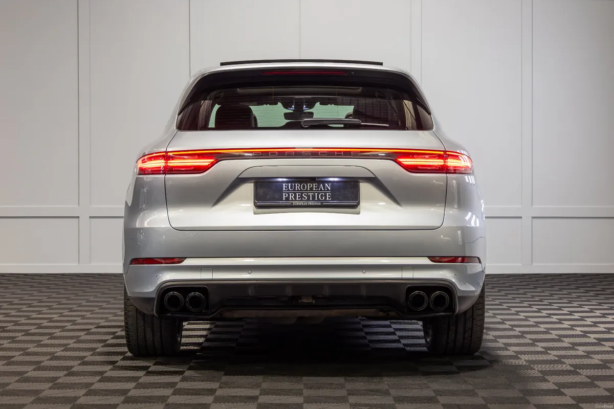 202 Porsche Cayenne V6 E-Hybrid 5 Seat N1 - Image 5