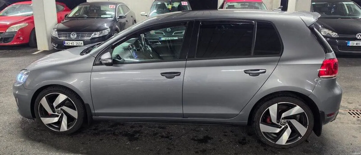 2011 Volkswagen Golf - Image 4