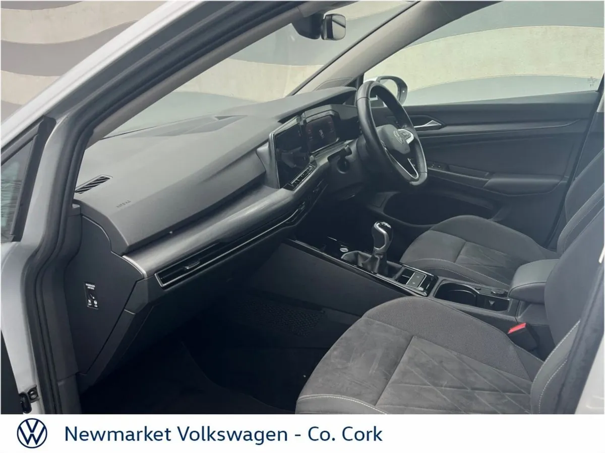 Volkswagen Golf STYLE 2.0TDI 115BHP 6 SPEED - Image 4