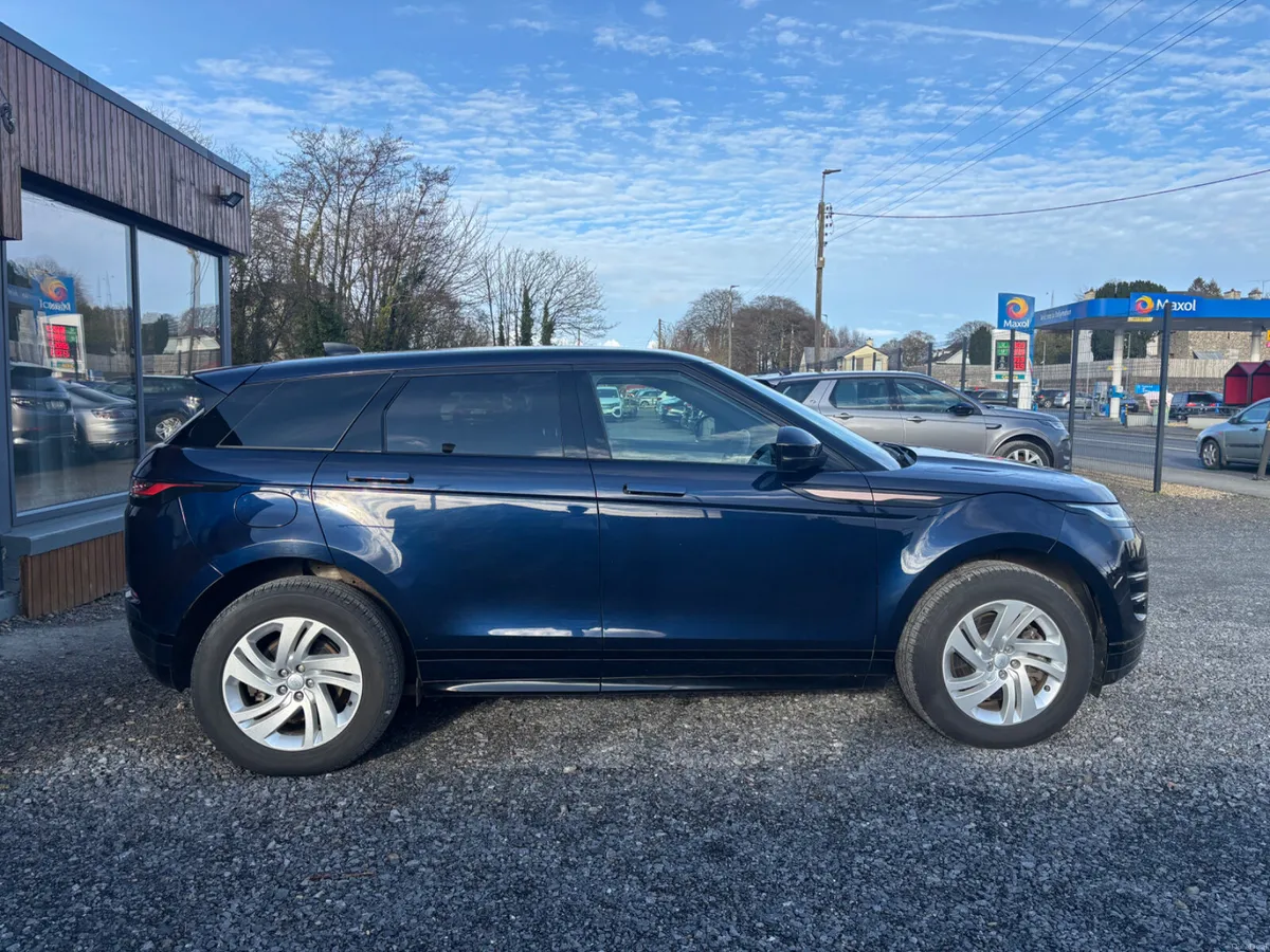 Land Rover Range Rover Evoque 2023 - Image 3