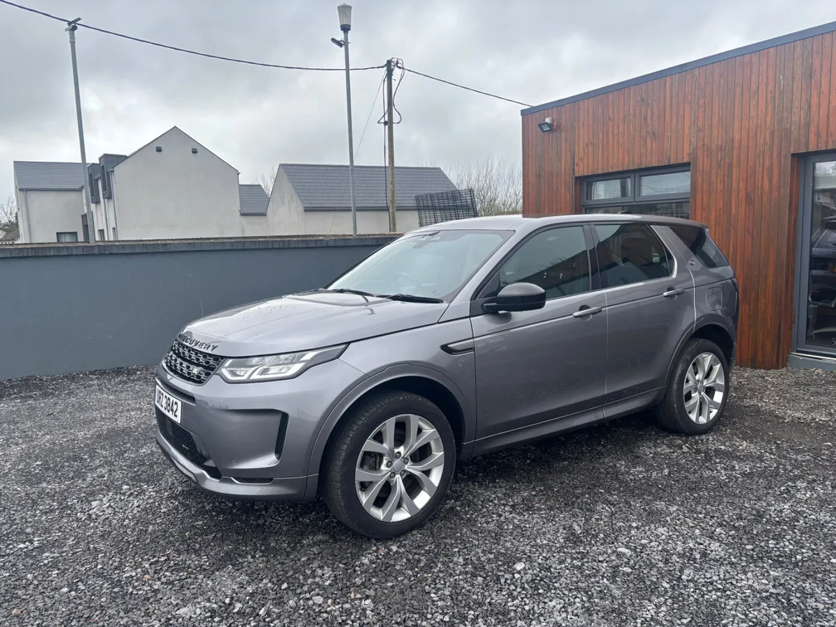 Land Rover Discovery Sport 2023 - Image 2