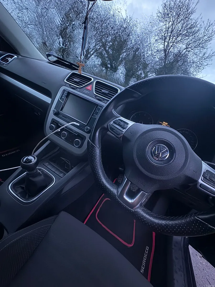 Volkswagen Scirocco 2011 - Image 4