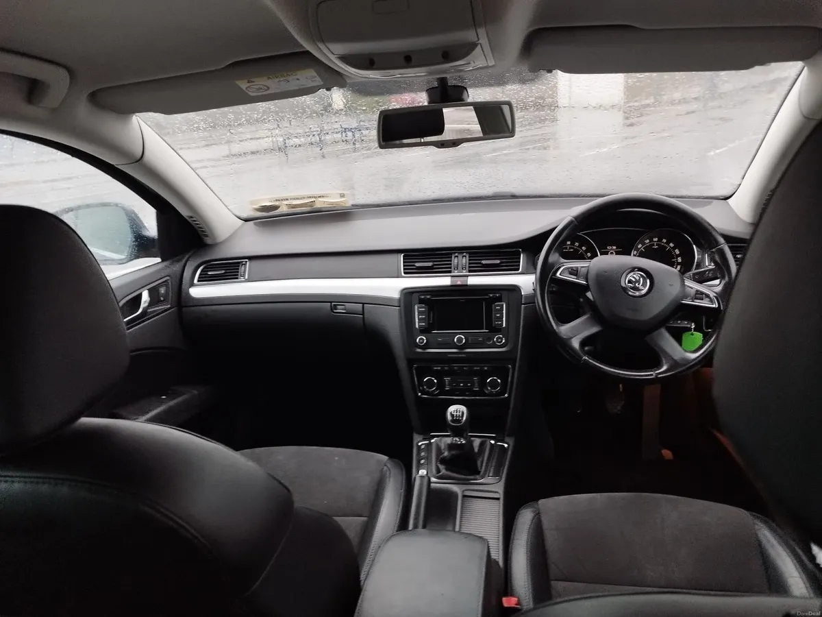 Skoda Superb 2015 - Image 4