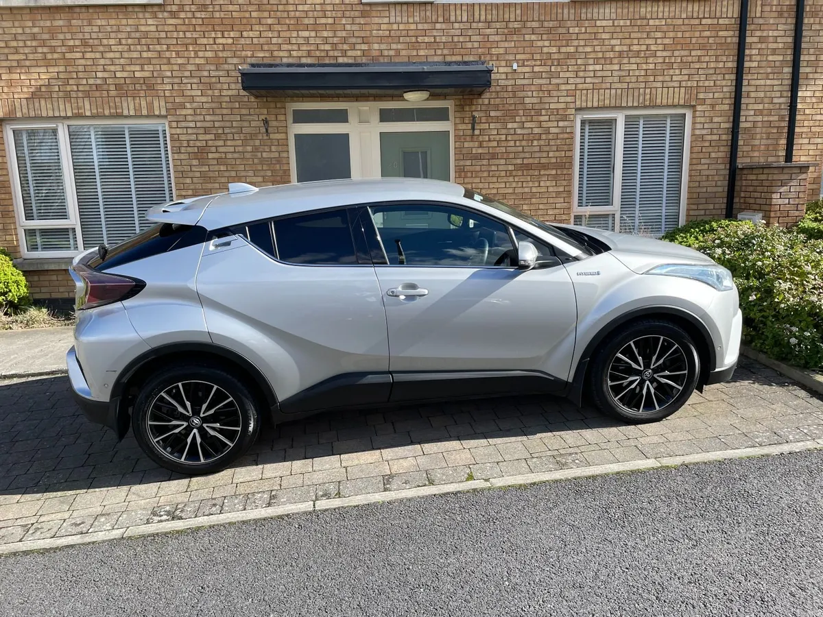 Toyota C-HR 2019 1.8 Hybrid SOL Automatic - Image 2