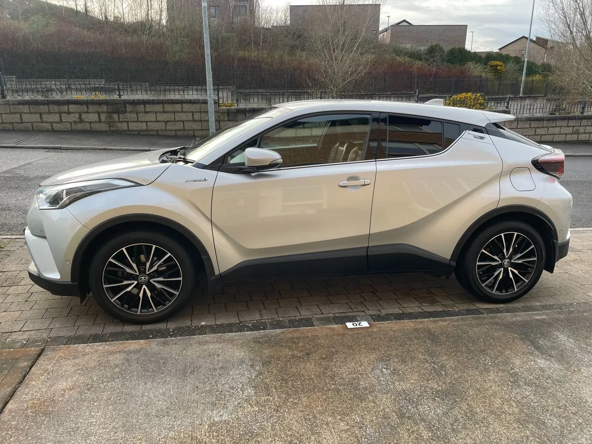 Toyota C-HR 2019 1.8 Hybrid SOL Automatic - Image 3