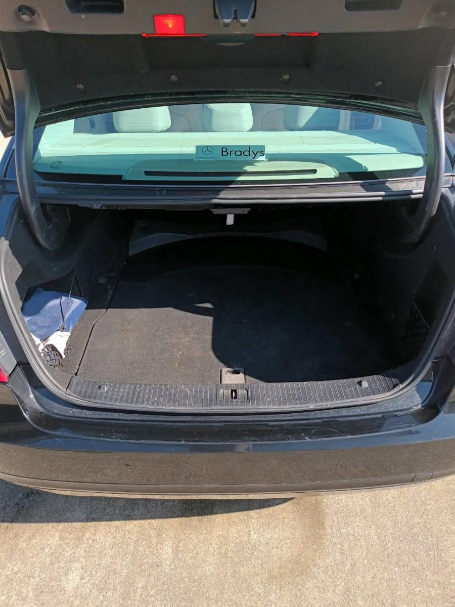 Mercedes E200 D 2012, 253500 km - Image 2