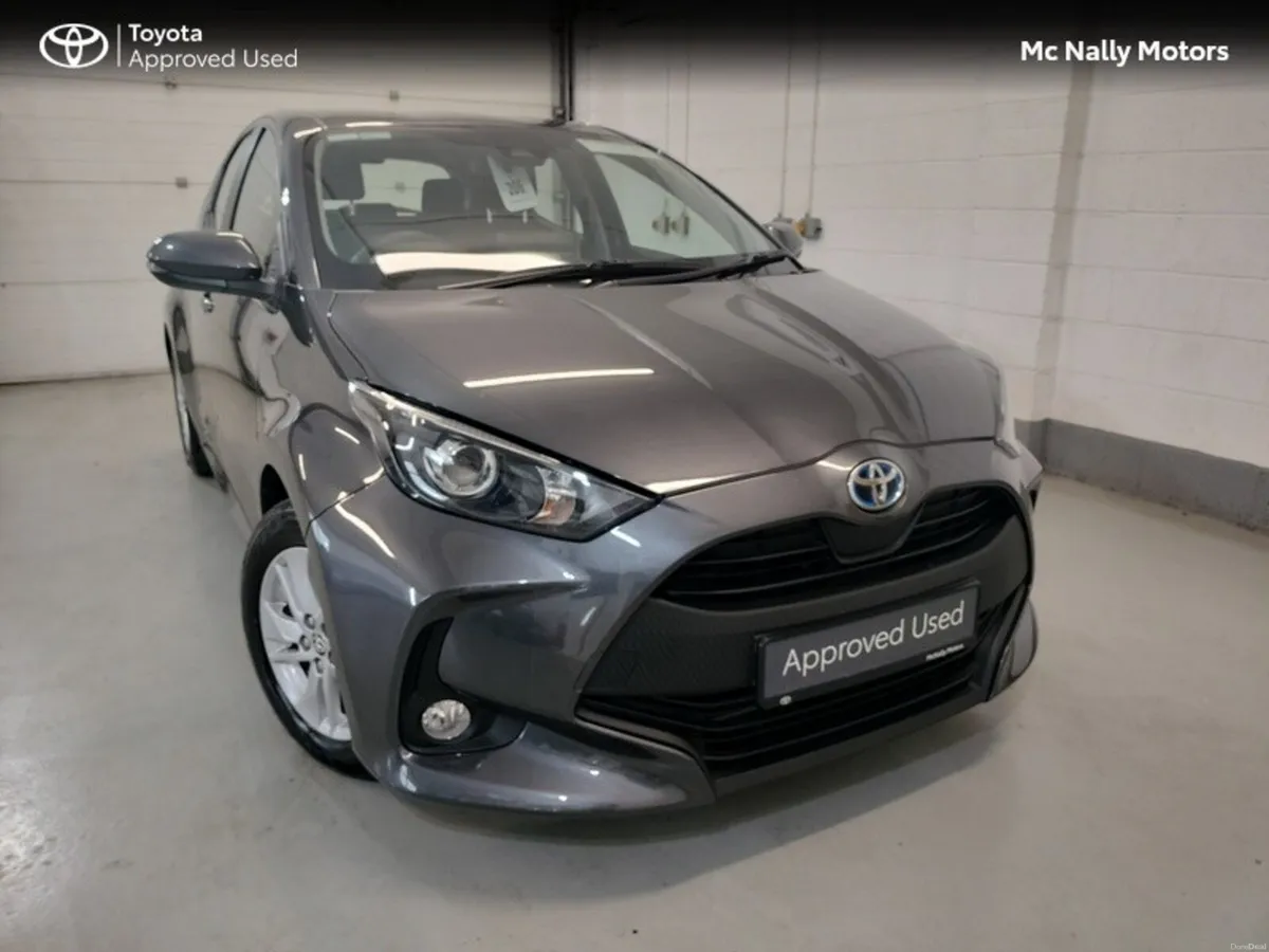 Toyota Yaris 1.5 HYBRID LUNA LOW KMS - Image 1