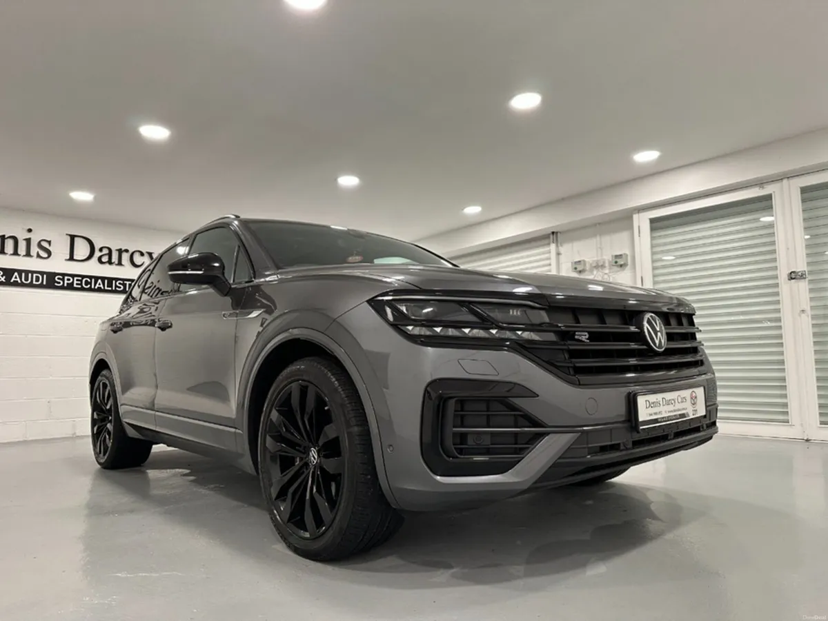 Volkswagen Touareg (232) R LINE BLACK EDITION 2 SE - Image 3