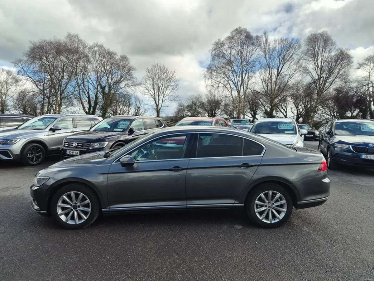 Volkswagen Passat HighLine 1.6tdi M6F 120HP 4DR - Image 2