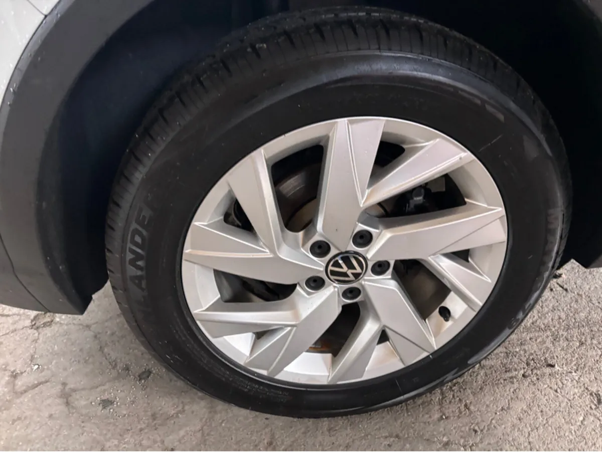 Volkswagen Tiguan LIFE 2.0 TDI MANUAL 6SPEED FWD 1 - Image 2