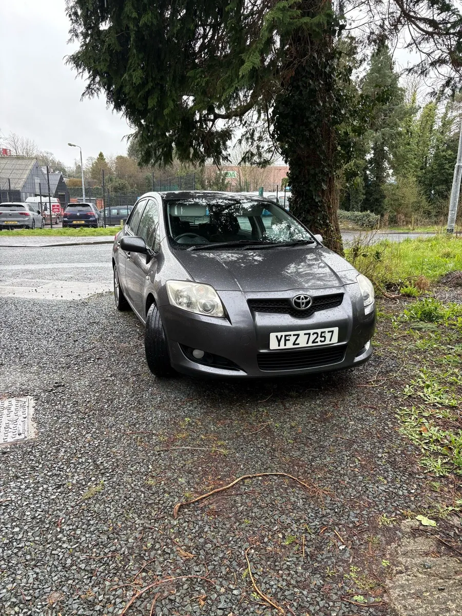 09 Toyota auris - Image 1