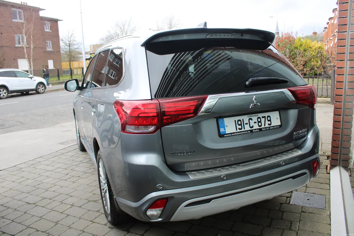 Mitsubishi Outlander PHEV INSTYLE AUTO 2019 - Image 4