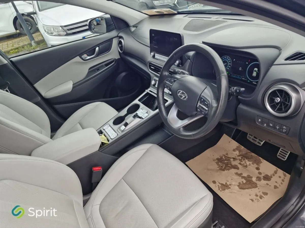 Hyundai KONA Kona EV Premium 64 kWh - Image 4