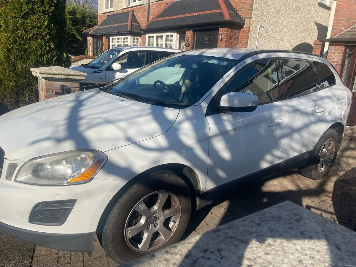 Volvo xc60 - Image 2