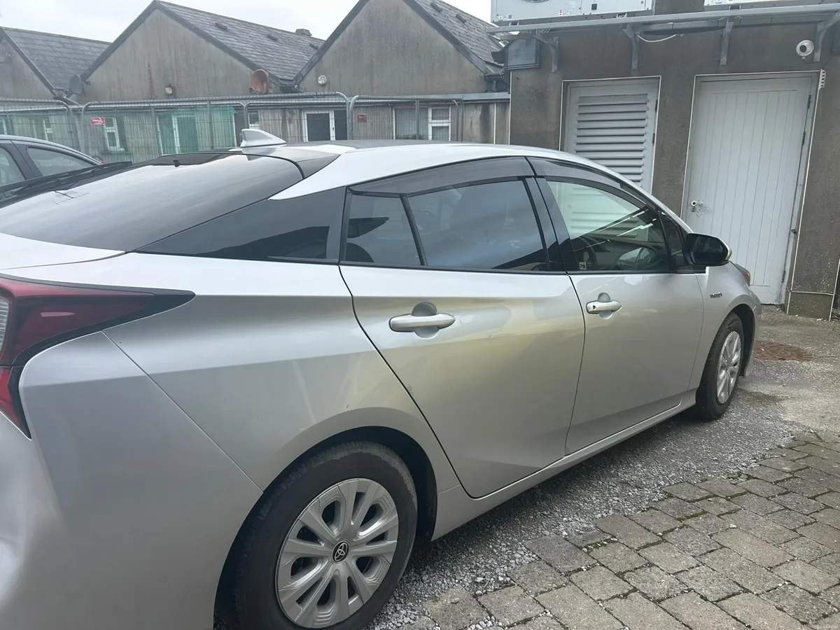 Toyota Prius 2019 - Image 3
