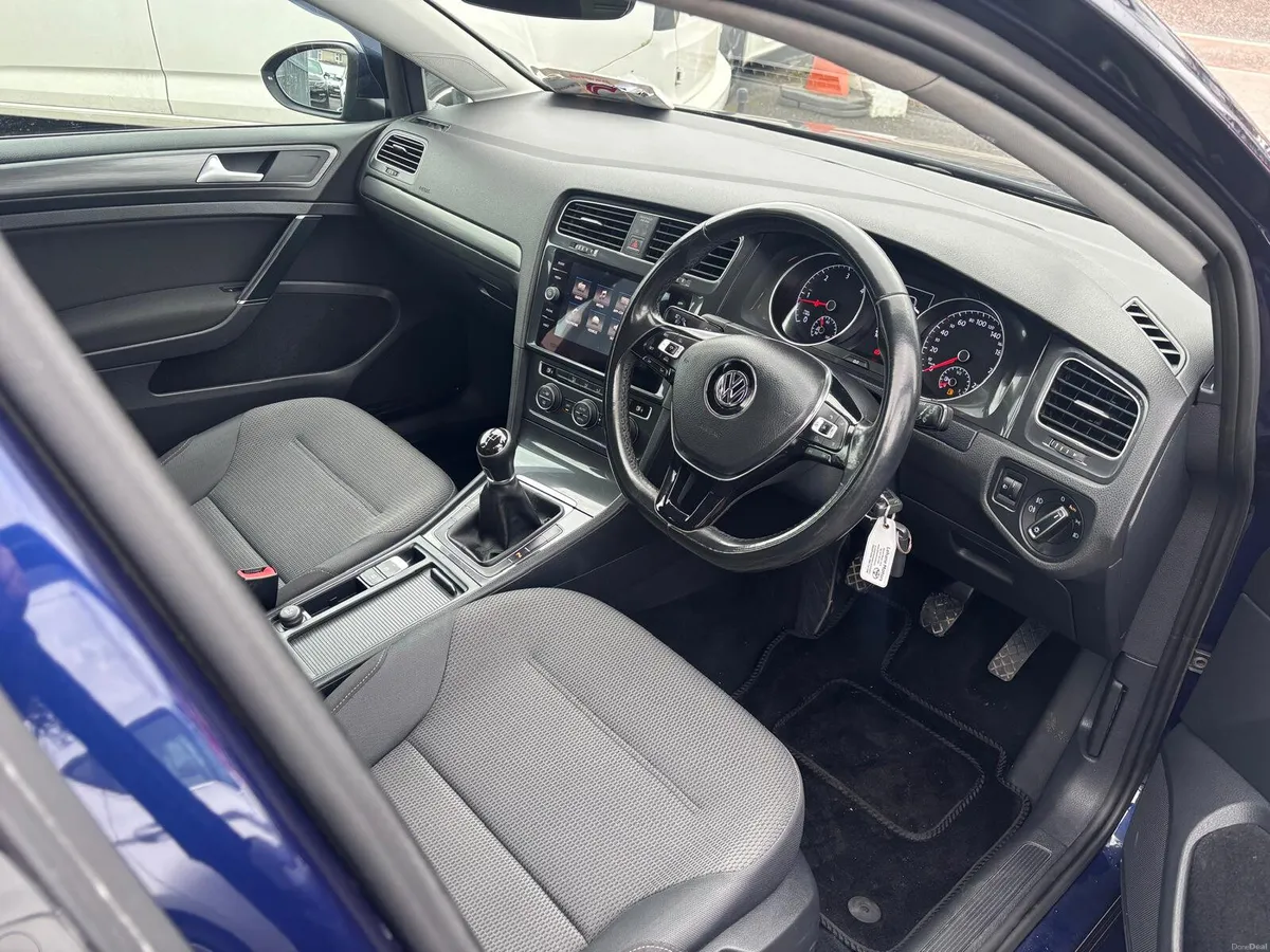 Volkswagen Golf   2017  DIESEL 1.6  FINANCE - Image 4