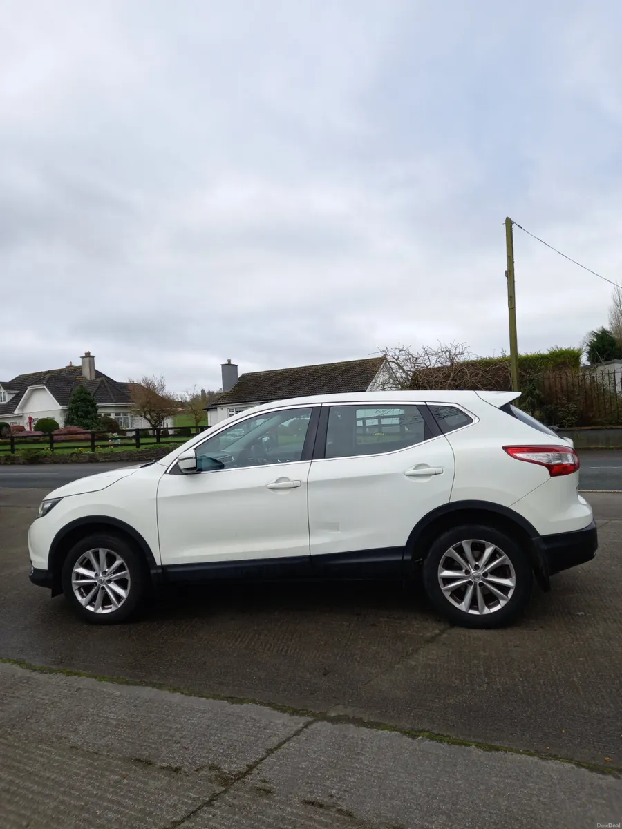 2015 Nissan Qashqai 1.5 Diesel - Image 4