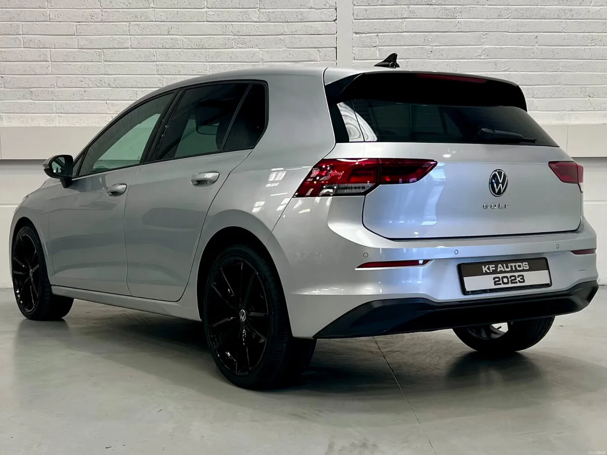 Volkswagen Golf Life 2.0TDI 115bhp 5dr Auto - - Image 6