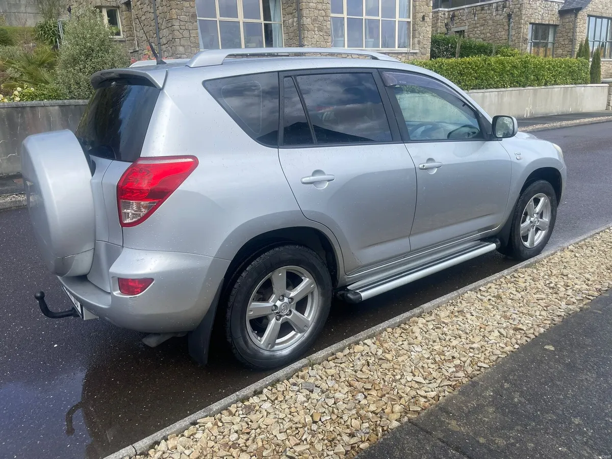 Toyota Rav4  Diesel 2.2  4×4 - Image 2
