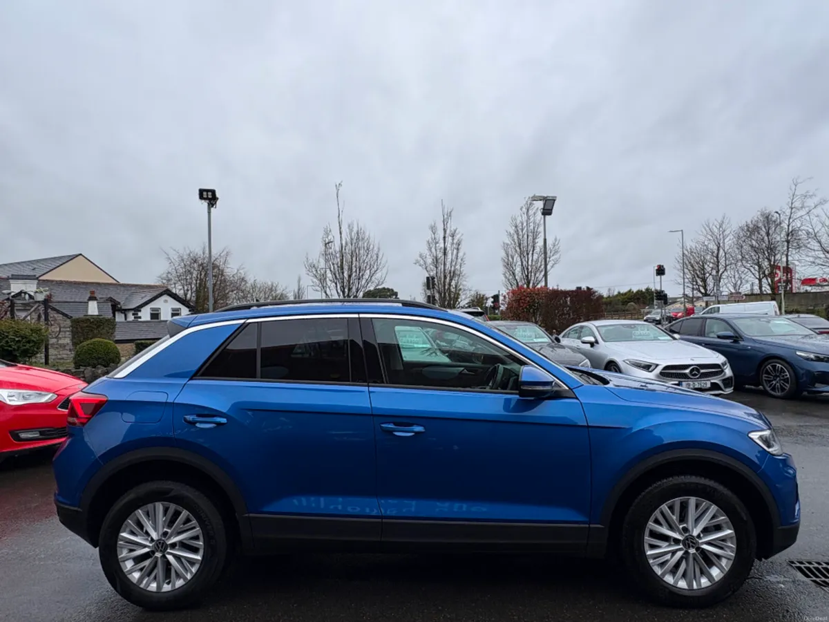 Volkswagen T-Roc Life 1.0 TSI M6F 110HP 5DR - Image 4