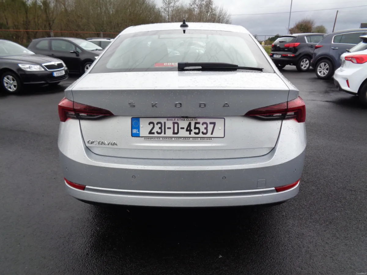 Skoda Octavia AMB 2.0tdi 115HP 5DR - Image 4