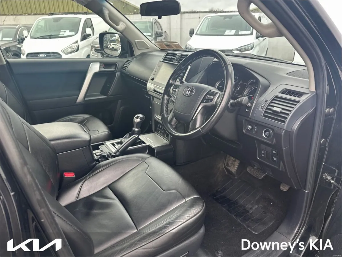 Toyota Land Cruiser 2.8 TD LWB 2-SEATER 4X4  COMME - Image 2