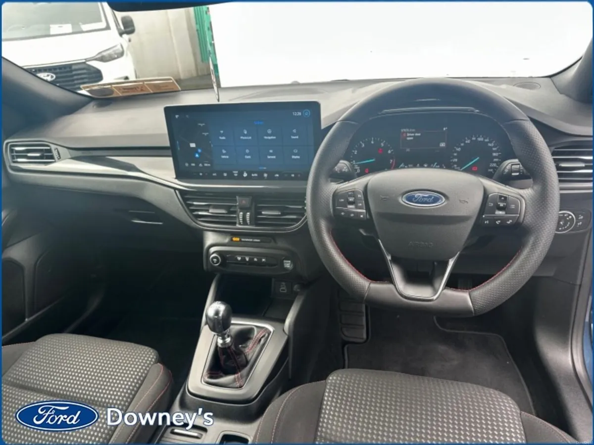 Ford Focus 1.0 PETROL - Image 5