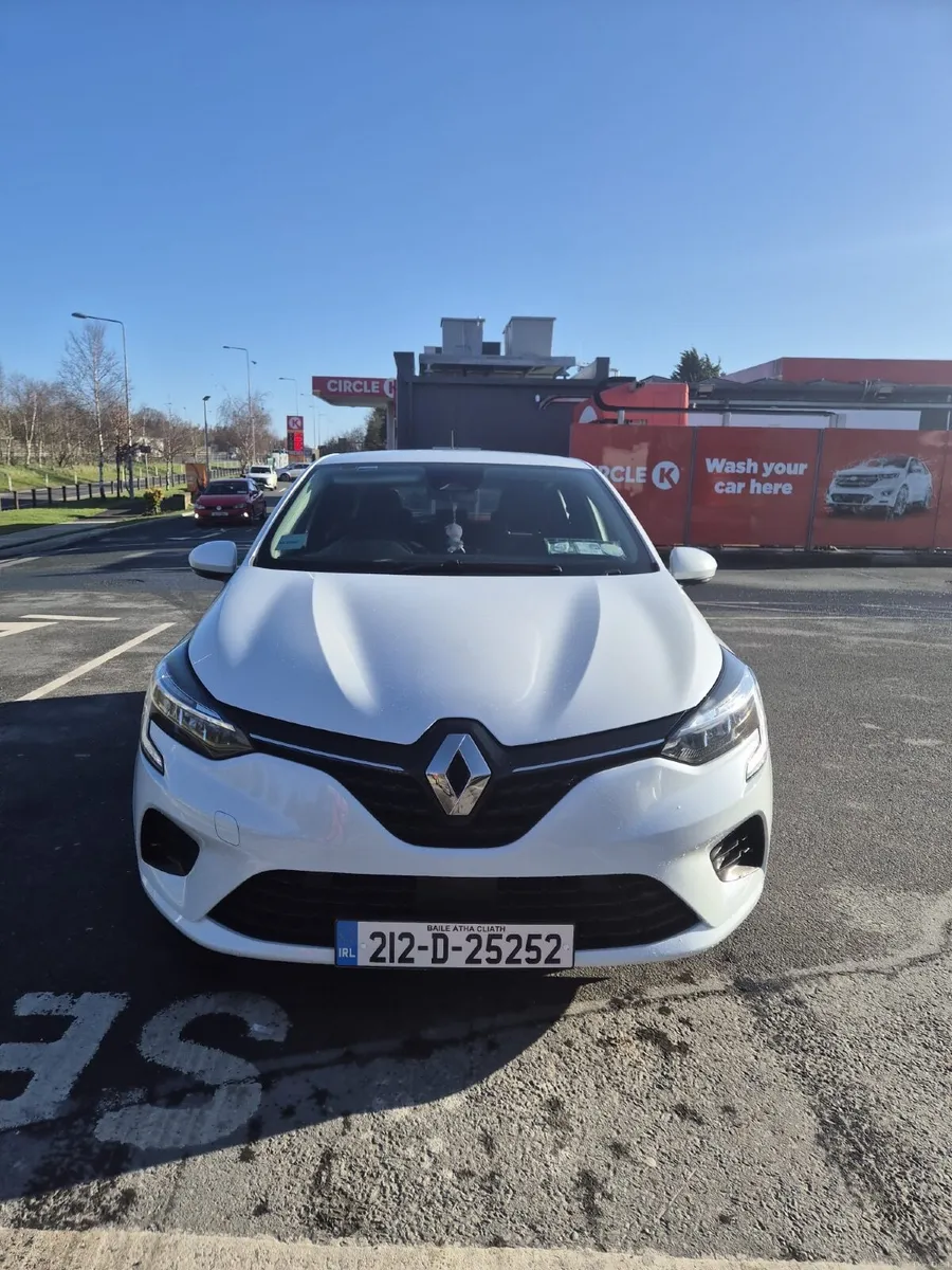 Renault Clio 2021 - Image 1