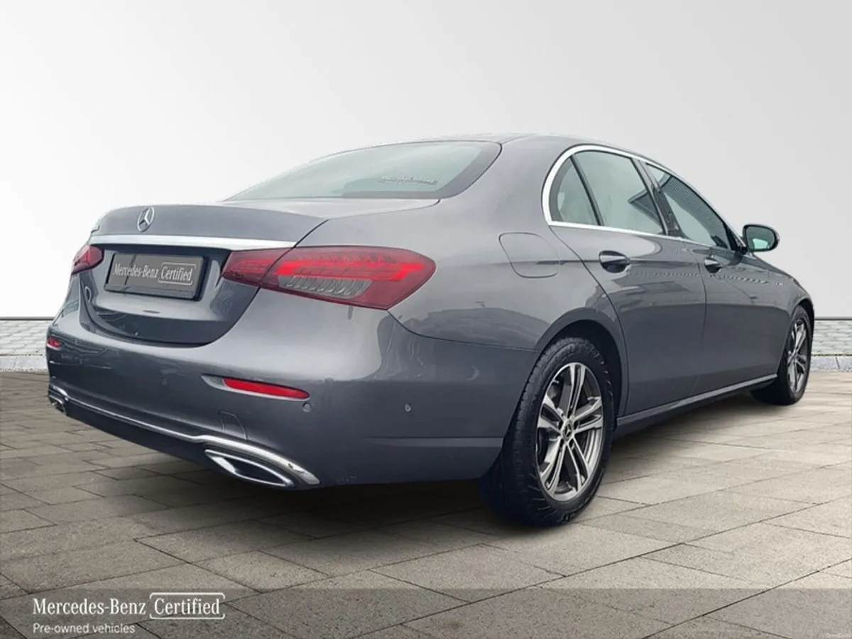 Mercedes-Benz E-Class E220d  Avantgarde AUTO **Low - Image 4