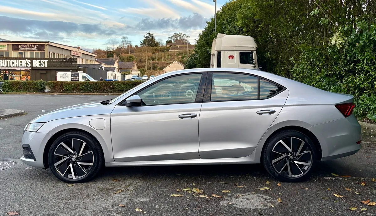 2021 Skoda Octavia 1.4 TSI 200bhp PHEV Hybrid - Image 4